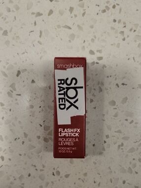 Smashbox FlashFX Lipstick in Rich Red Boxed Shade
